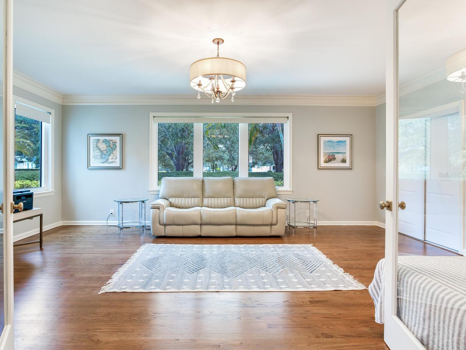 Image 18 of 48 For 3401 Almeria Avenue