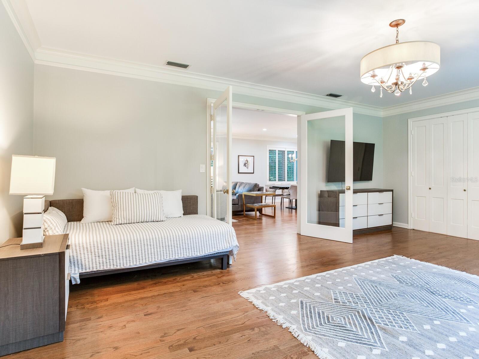 Image 21 of 48 For 3401 Almeria Avenue