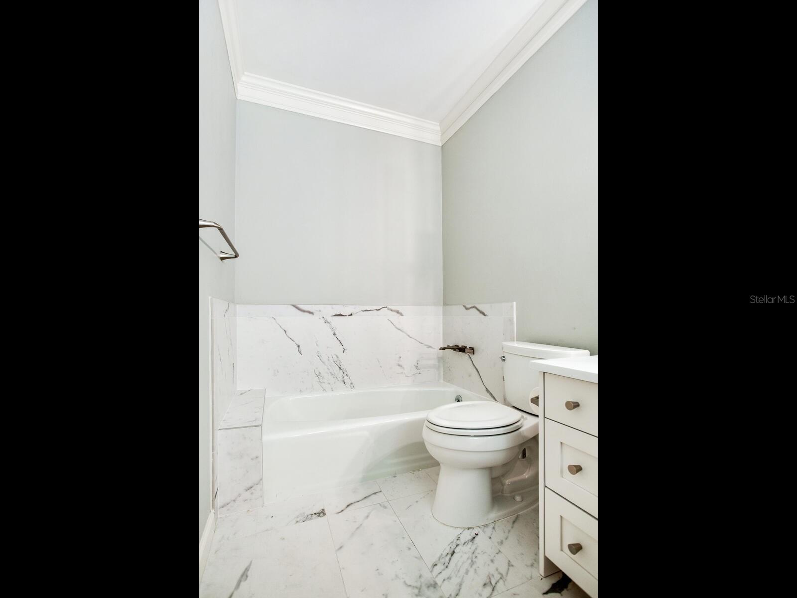 Image 34 of 48 For 3401 Almeria Avenue