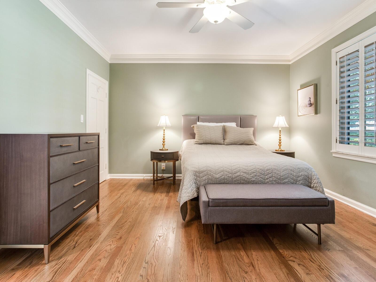 Image 38 of 48 For 3401 Almeria Avenue