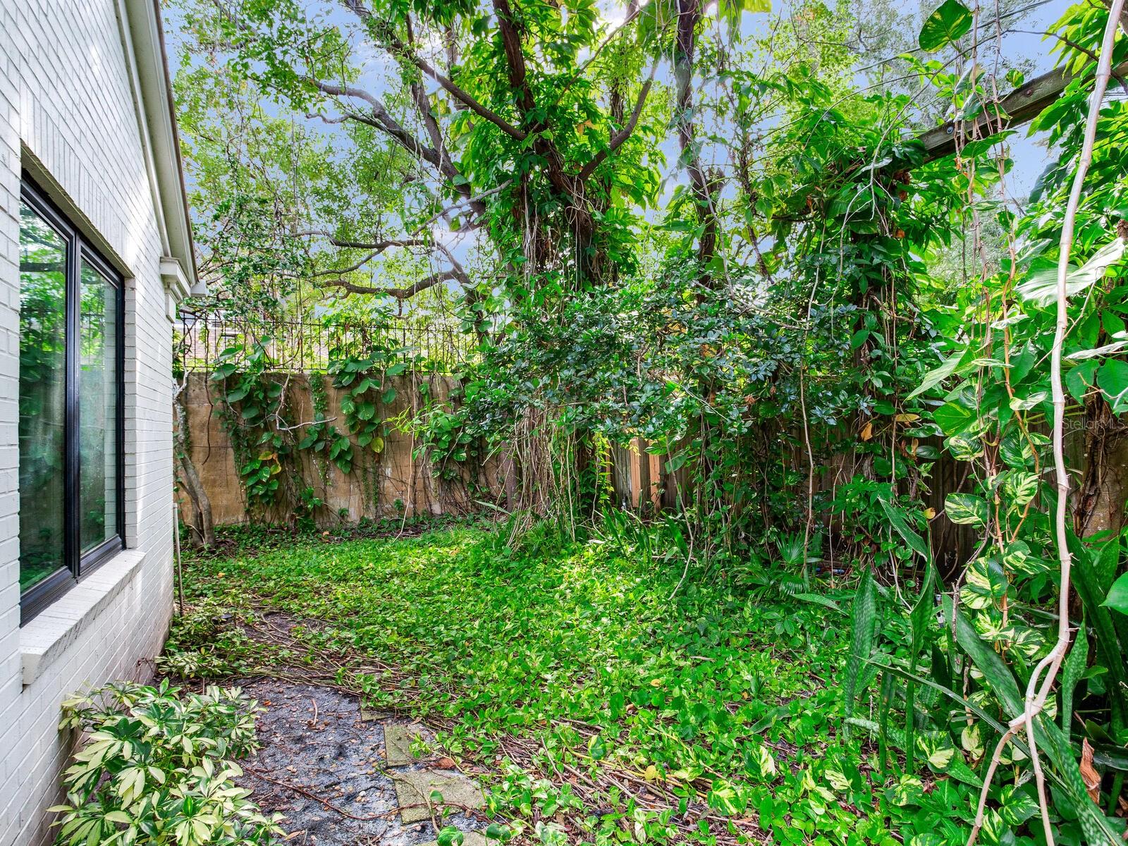 Image 45 of 48 For 3401 Almeria Avenue