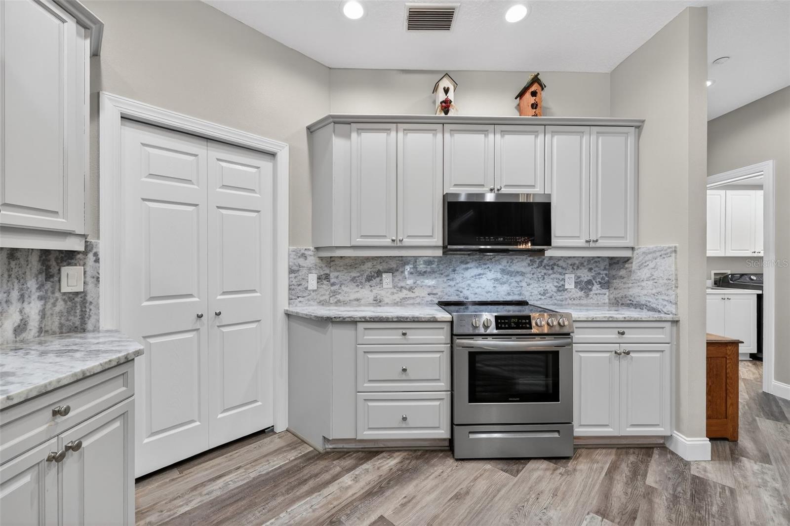 Image 11 of 52 For 205 Brightwater Drive 202