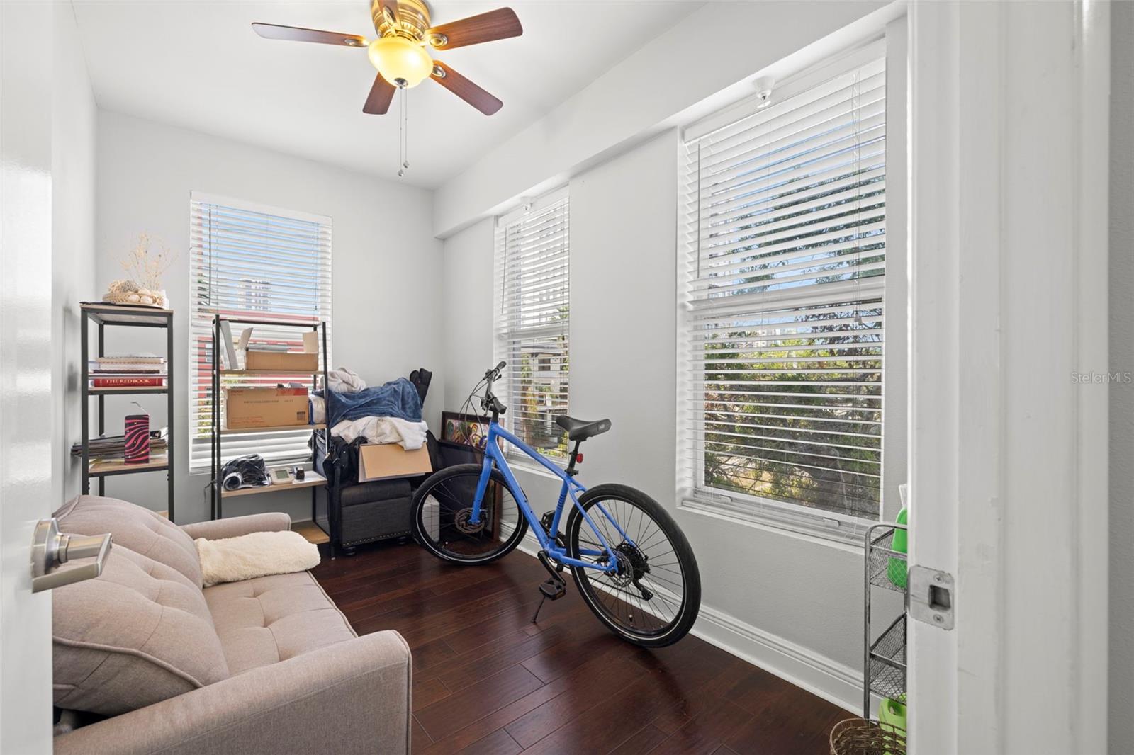 Image 10 of 31 For 205 5th Avenue N 301