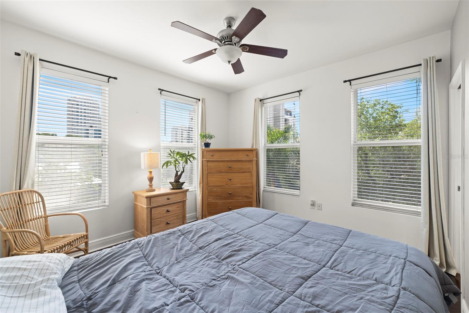 Image 13 of 31 For 205 5th Avenue N 301