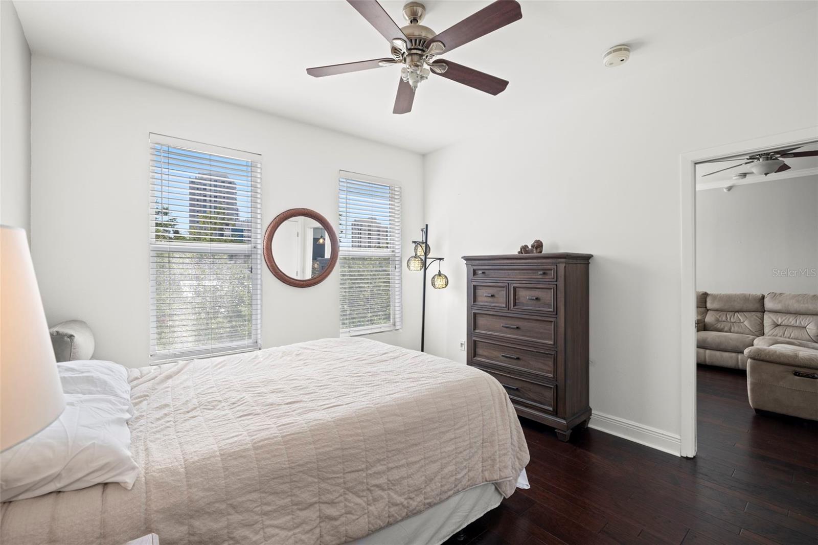 Image 17 of 31 For 205 5th Avenue N 301