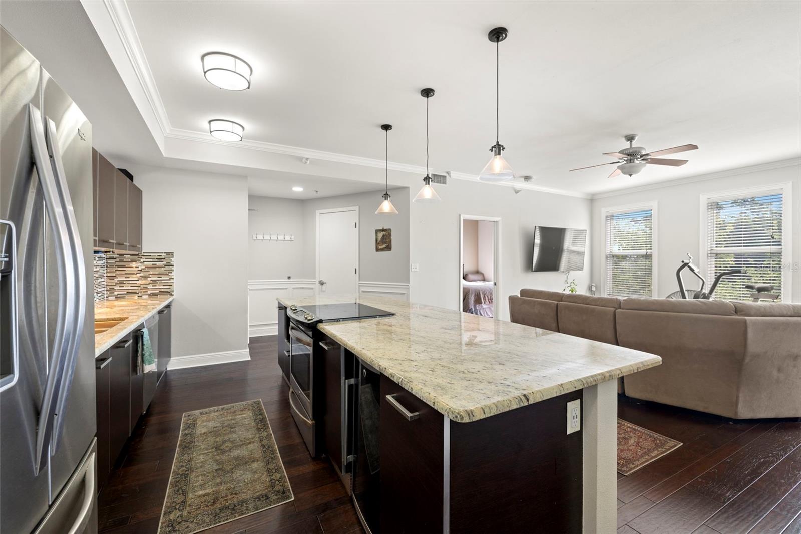 Image 2 of 31 For 205 5th Avenue N 301