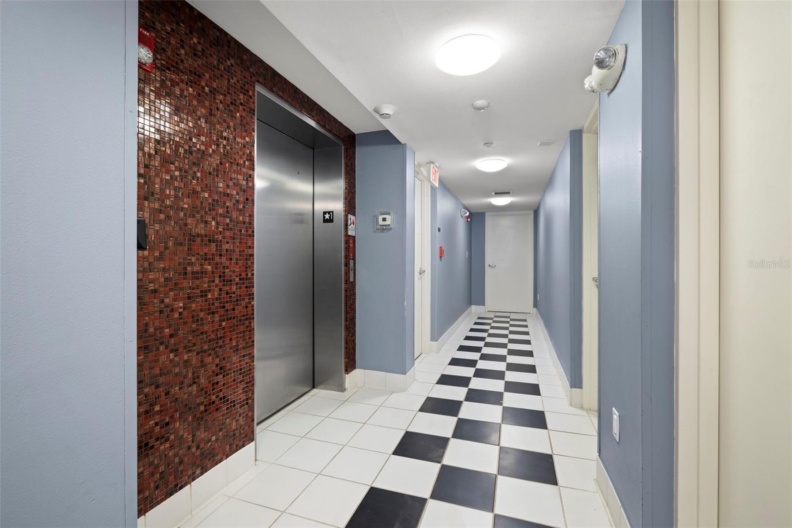 Image 23 of 31 For 205 5th Avenue N 301