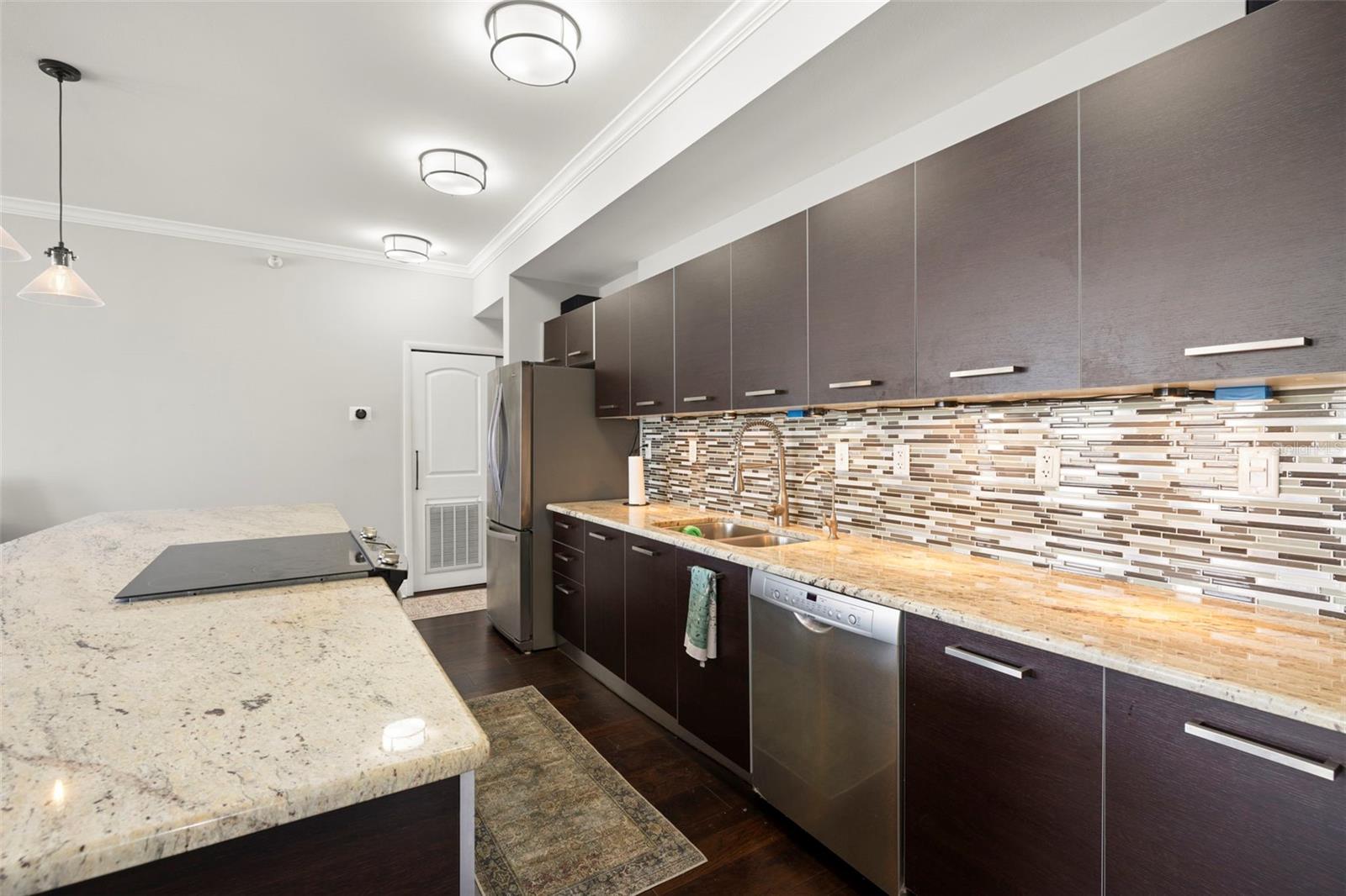 Image 4 of 31 For 205 5th Avenue N 301