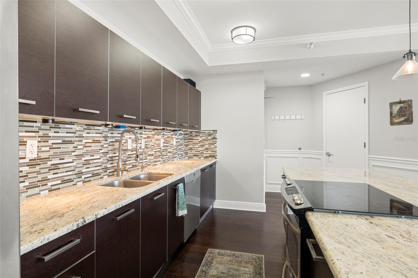 Image 5 of 31 For 205 5th Avenue N 301