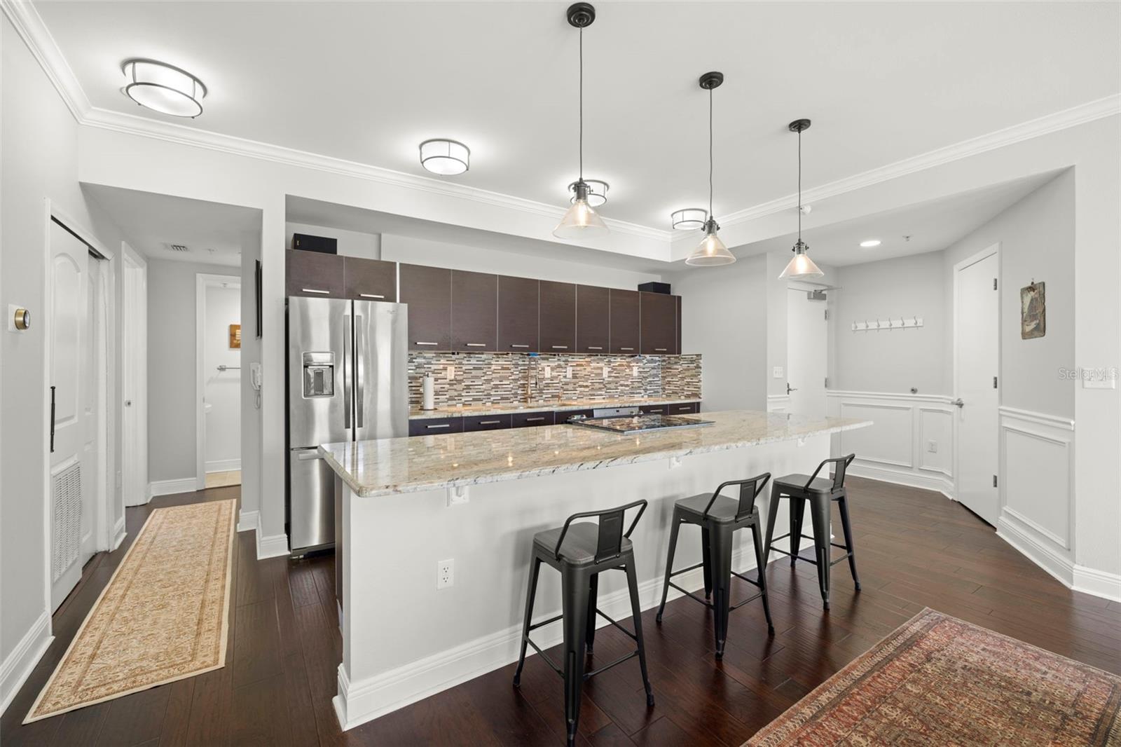 Image 6 of 31 For 205 5th Avenue N 301