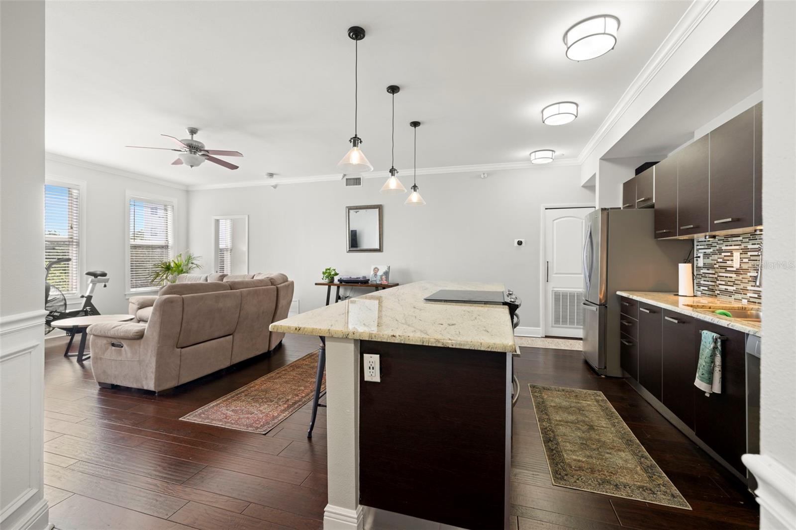 Image 7 of 31 For 205 5th Avenue N 301