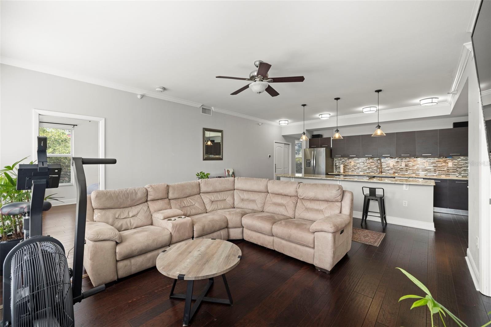 Image 9 of 31 For 205 5th Avenue N 301