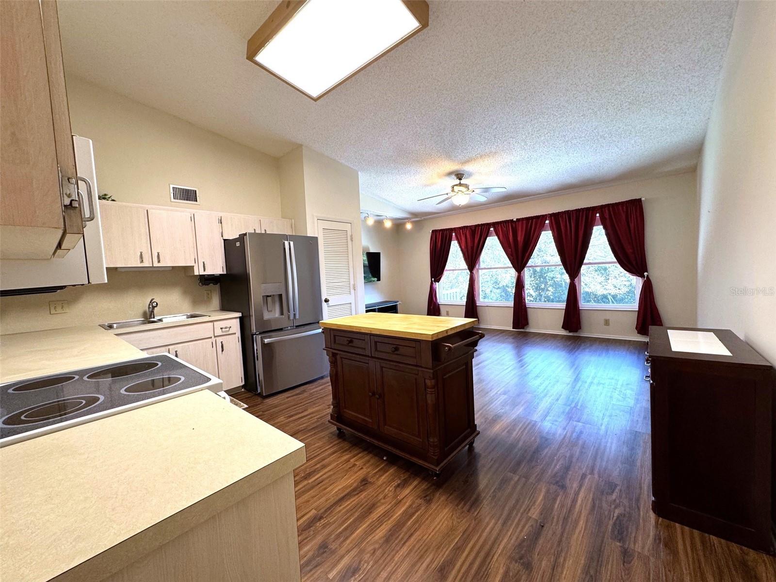 Image 4 of 63 For 2220 Swedish Drive 56