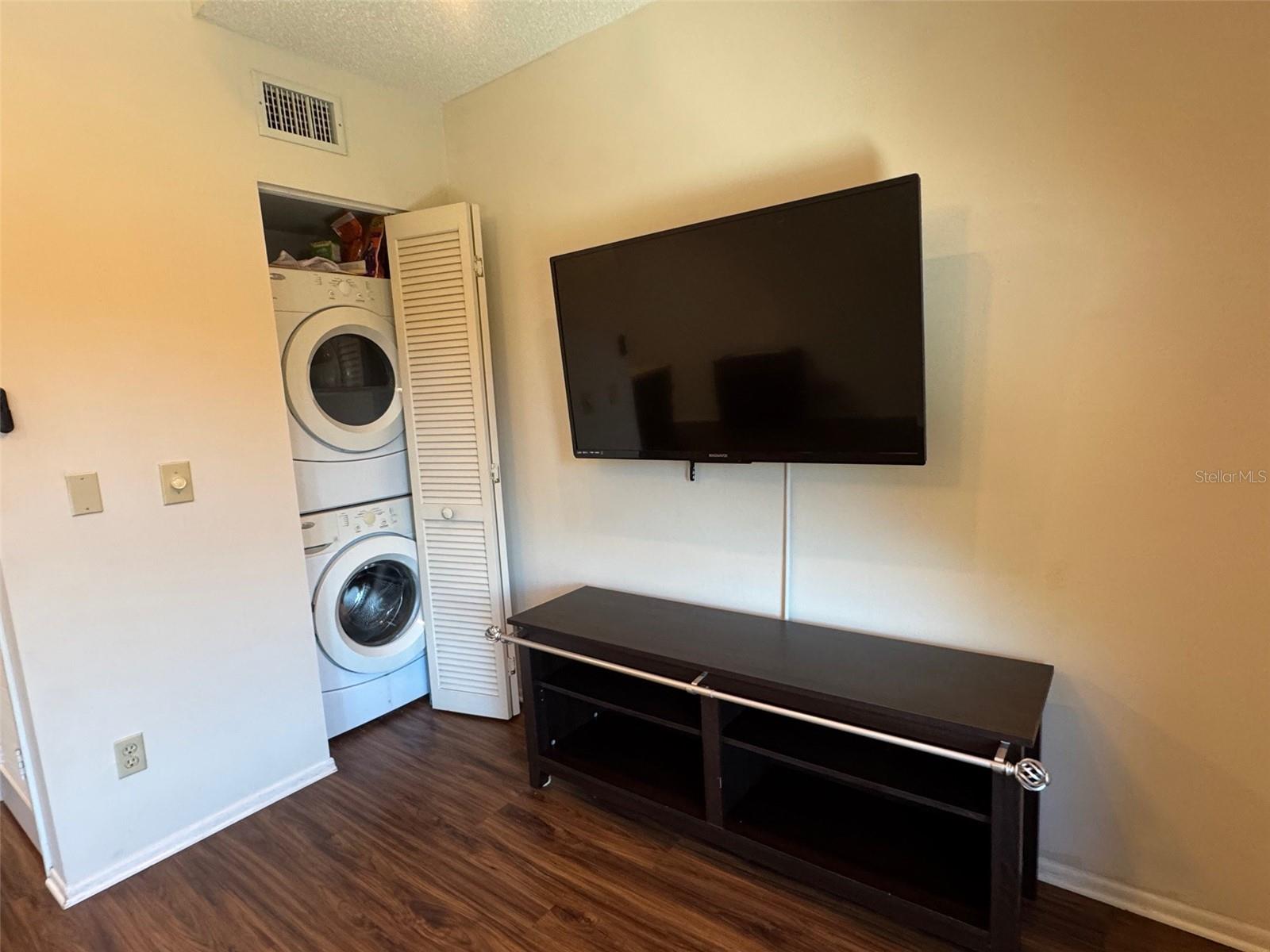 Image 7 of 63 For 2220 Swedish Drive 56