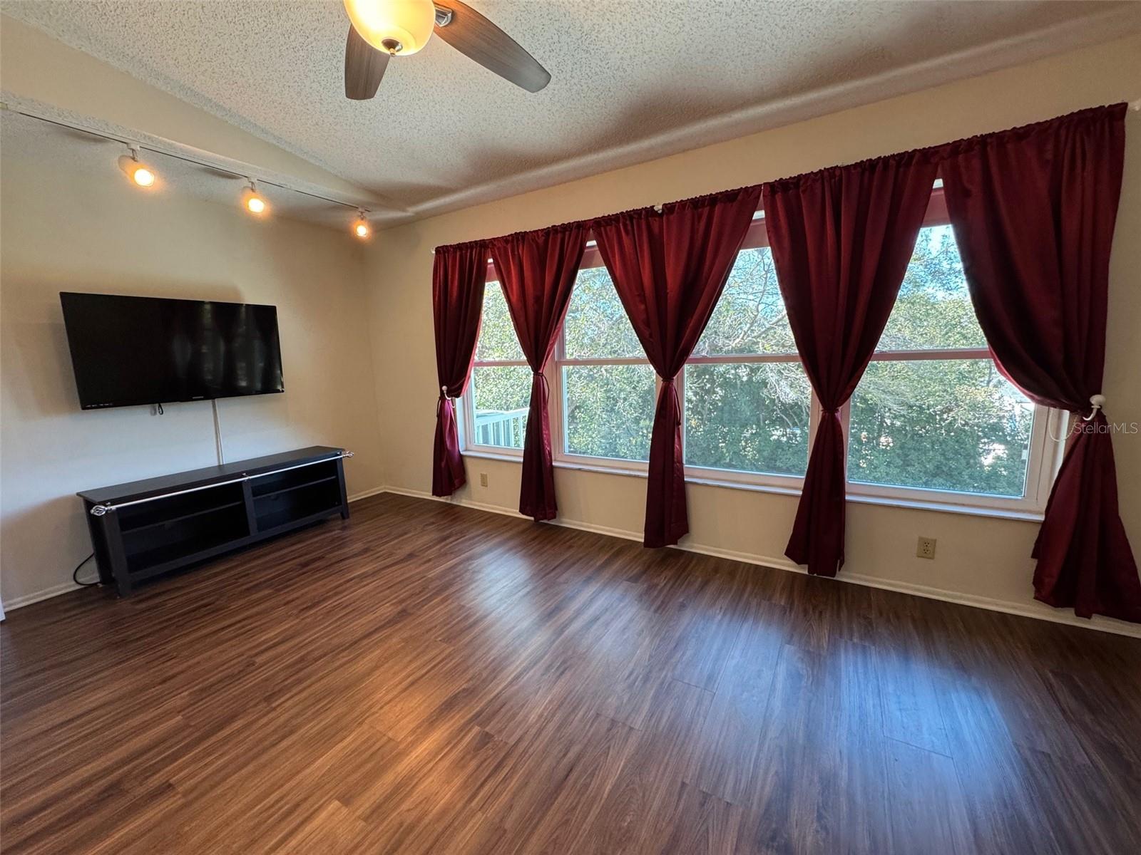 Image 8 of 63 For 2220 Swedish Drive 56