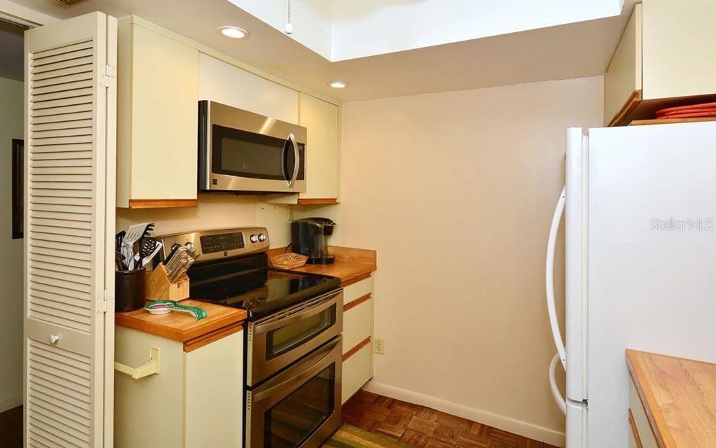 Image 6 of 16 For 1055 Peppertree Drive 603aa