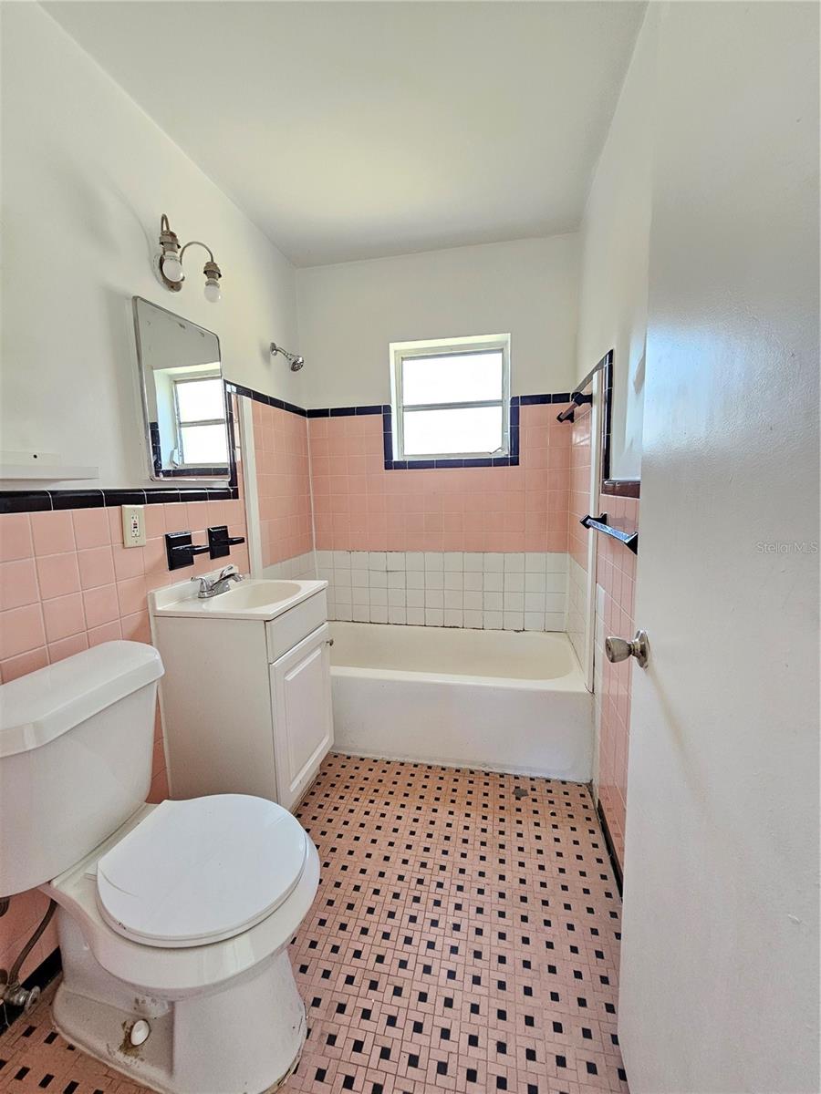 Image 10 of 19 For 3219 Decatur Avenue