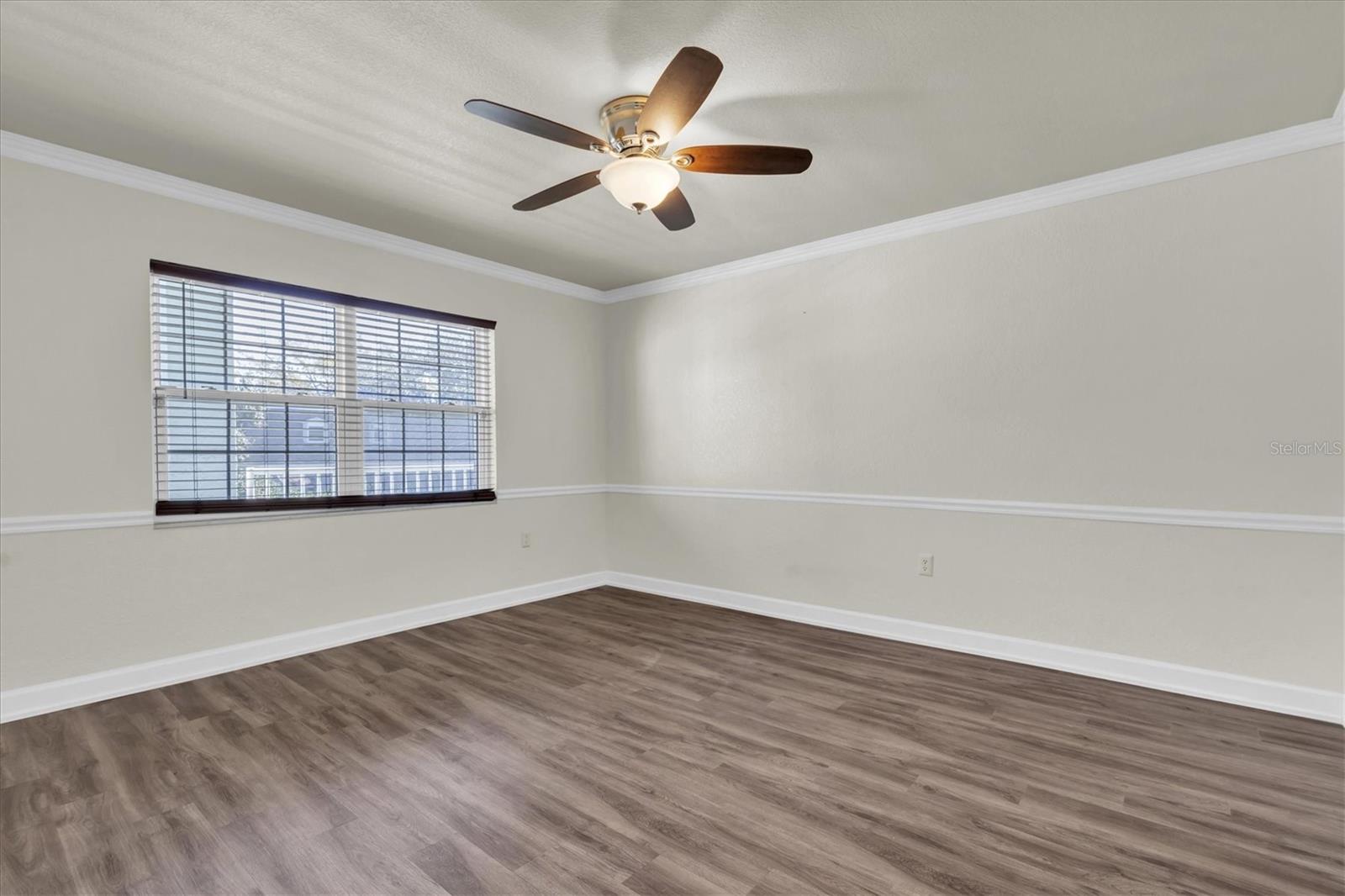 Image 19 of 26 For 701 Poinsettia Road 248