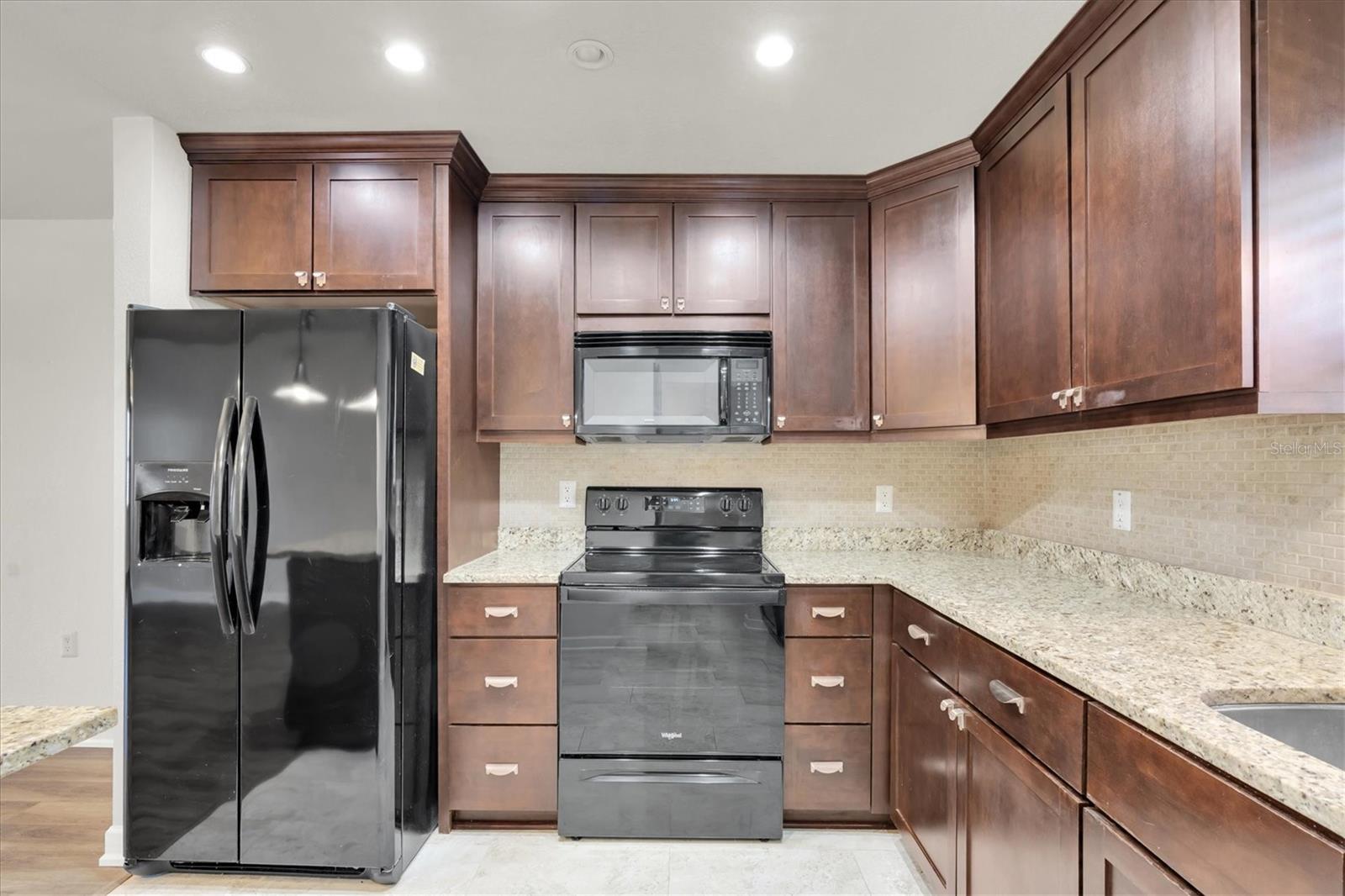 Image 6 of 26 For 701 Poinsettia Road 248