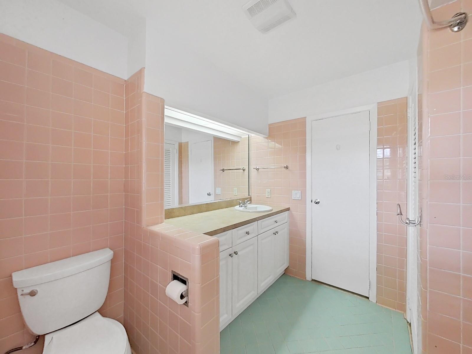 Image 17 of 26 For 1701 Laurie Lane