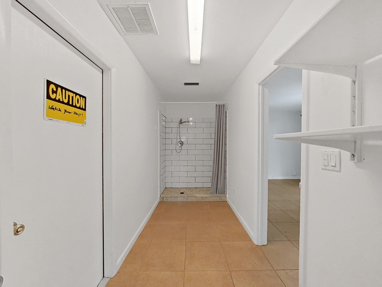 Image 21 of 26 For 1701 Laurie Lane