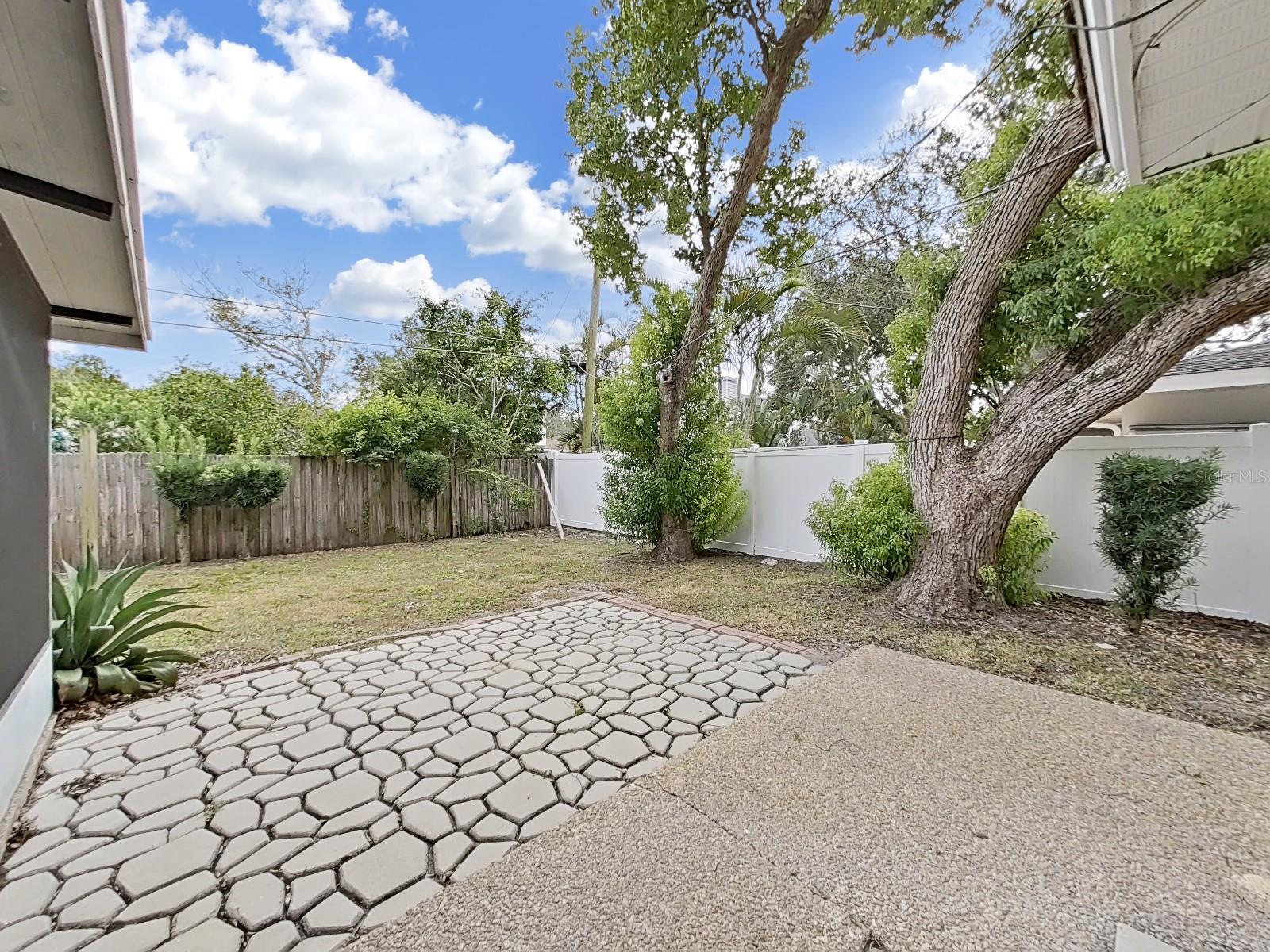 Image 26 of 26 For 1701 Laurie Lane