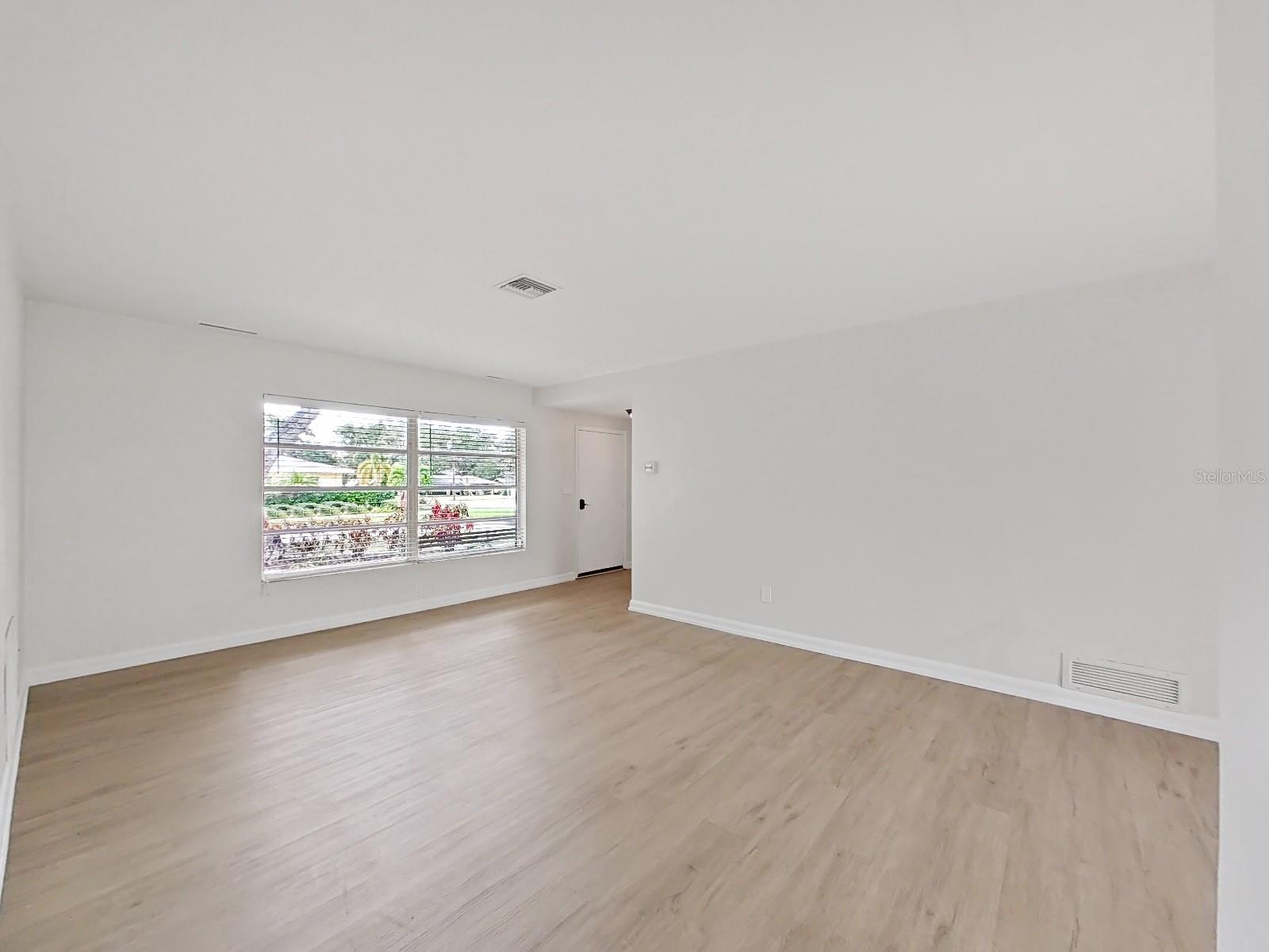 Image 5 of 26 For 1701 Laurie Lane