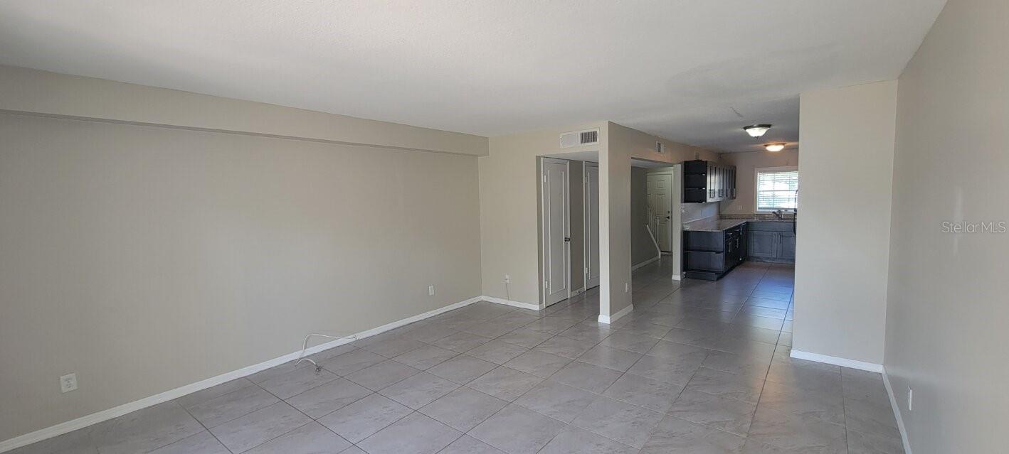 Image 5 of 28 For 3857 Pompano Drive Se