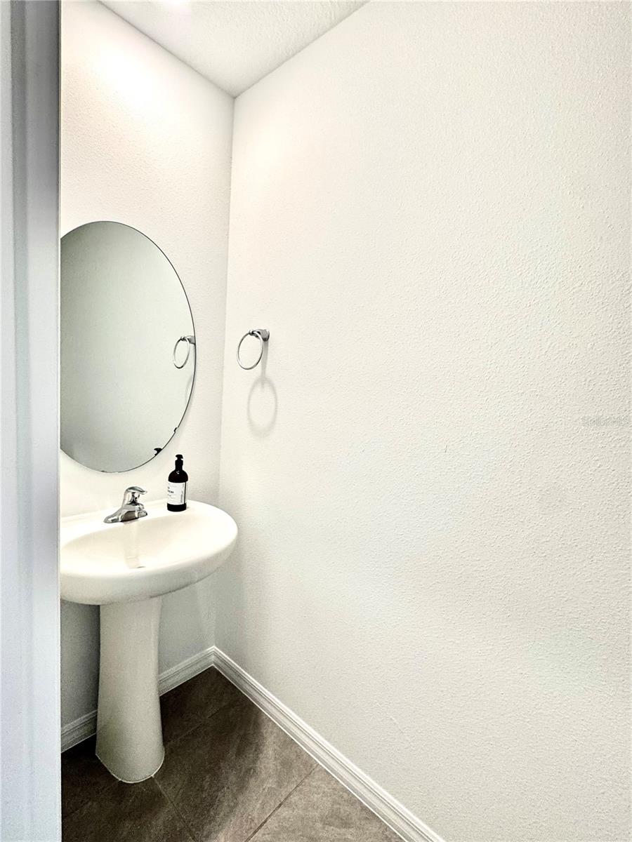 Image 8 of 33 For 445 Mangrove Shade Circle