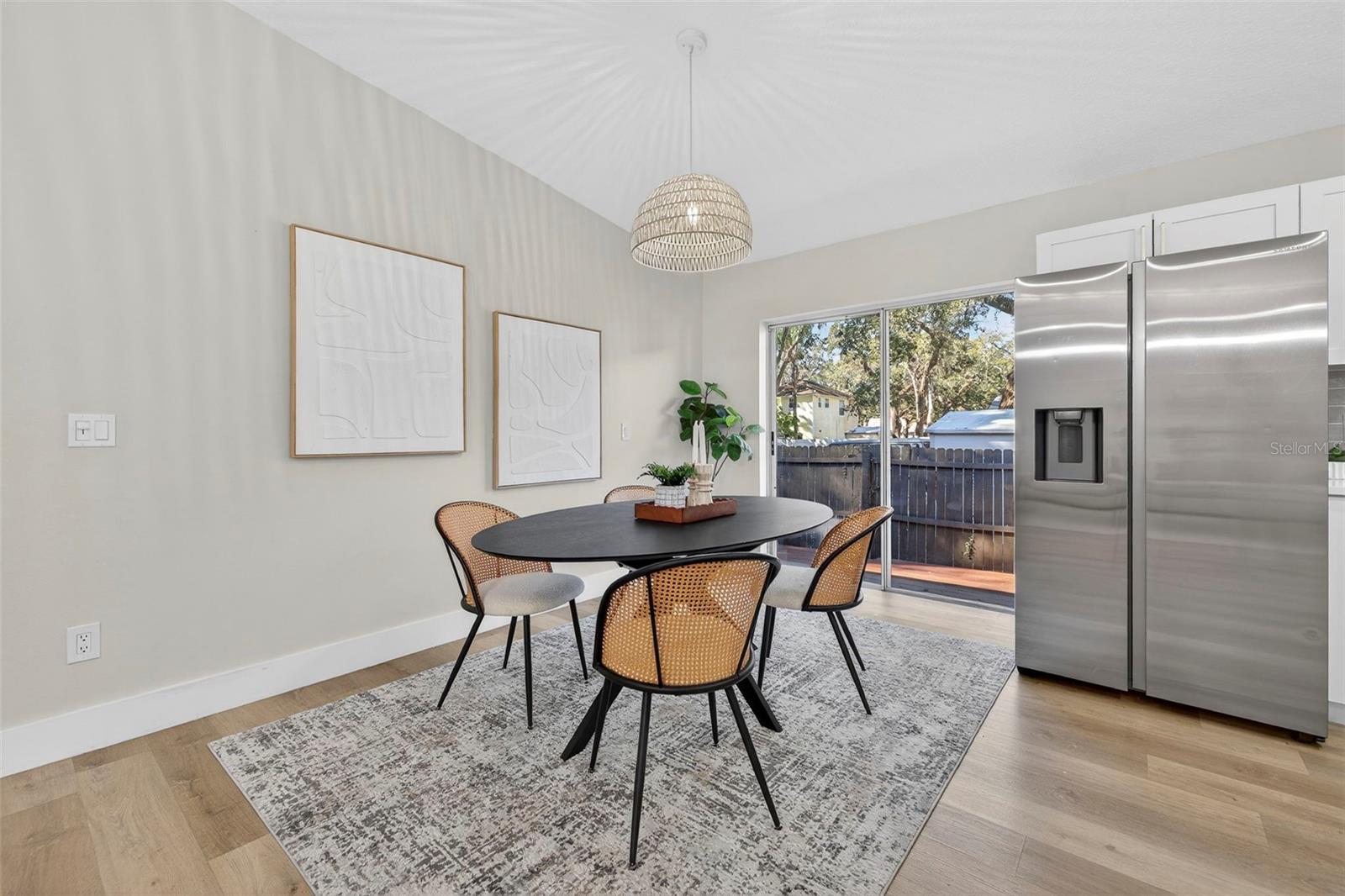 Image 11 of 27 For 1909 Henry Avenue