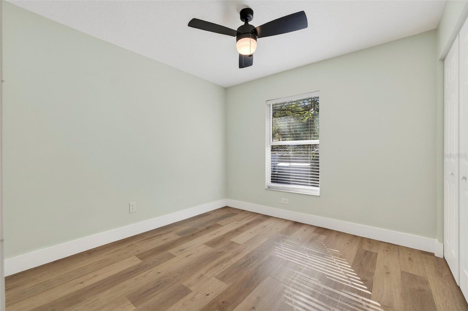 Image 20 of 27 For 1909 Henry Avenue