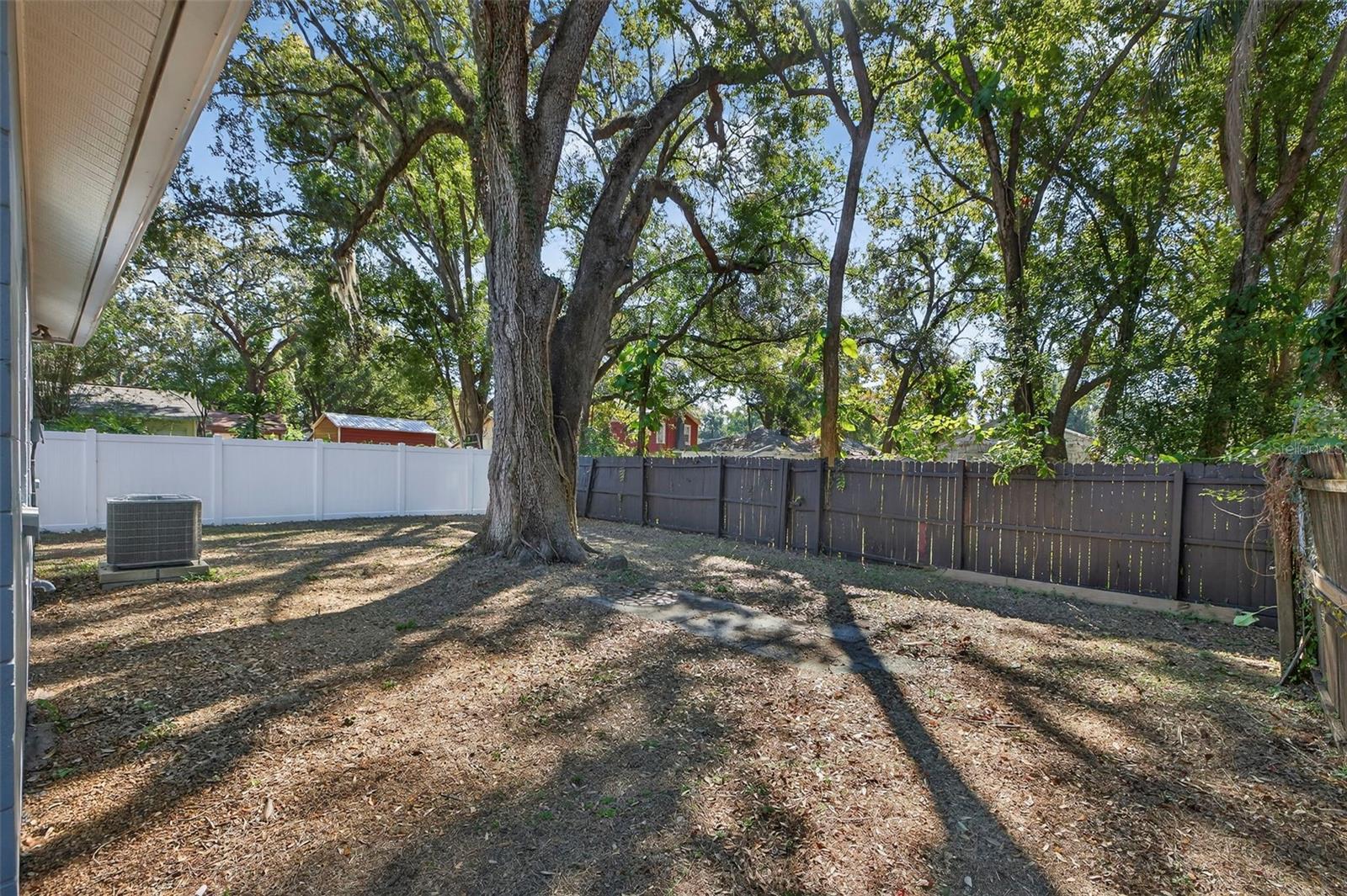 Image 25 of 27 For 1909 Henry Avenue