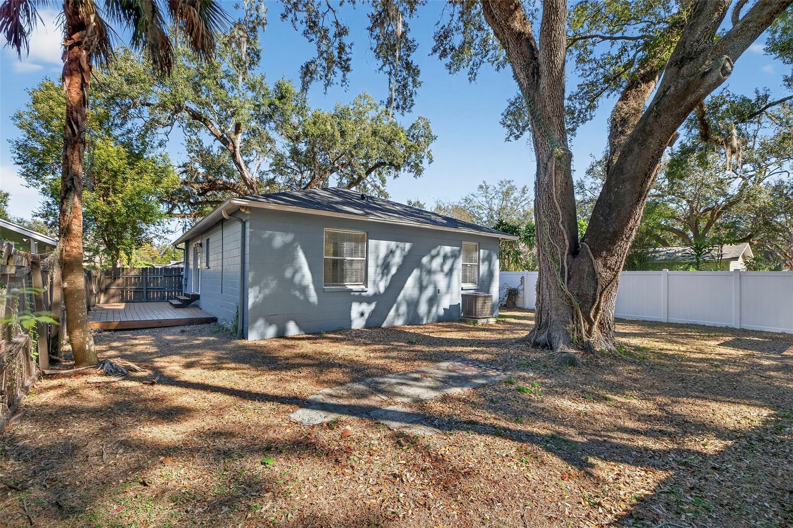 Image 26 of 27 For 1909 Henry Avenue