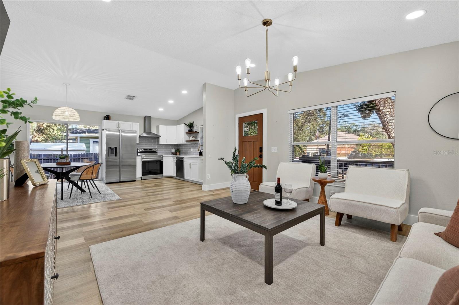 Image 8 of 27 For 1909 Henry Avenue