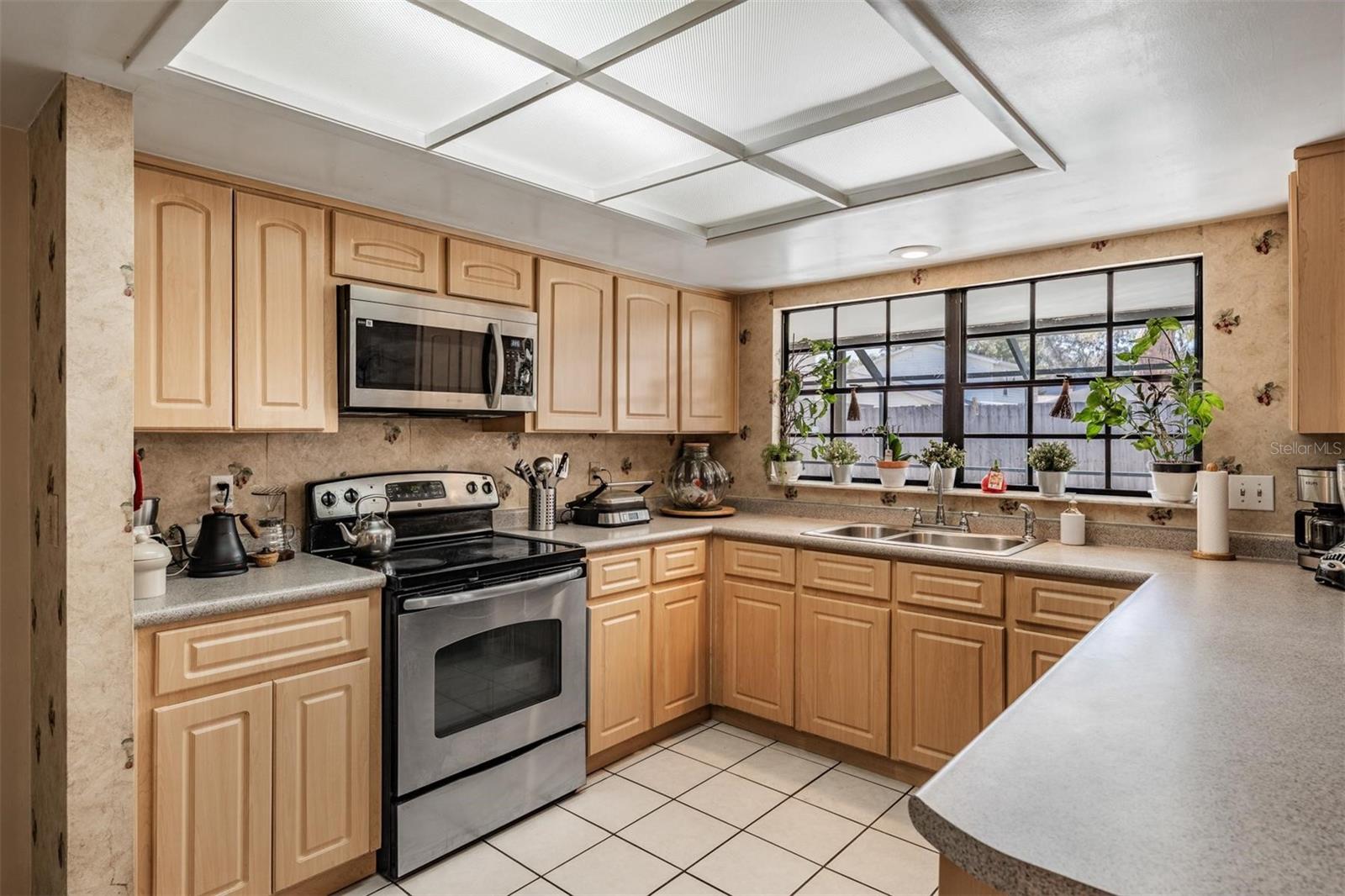 Image 12 of 44 For 12604 Rain Forest Street