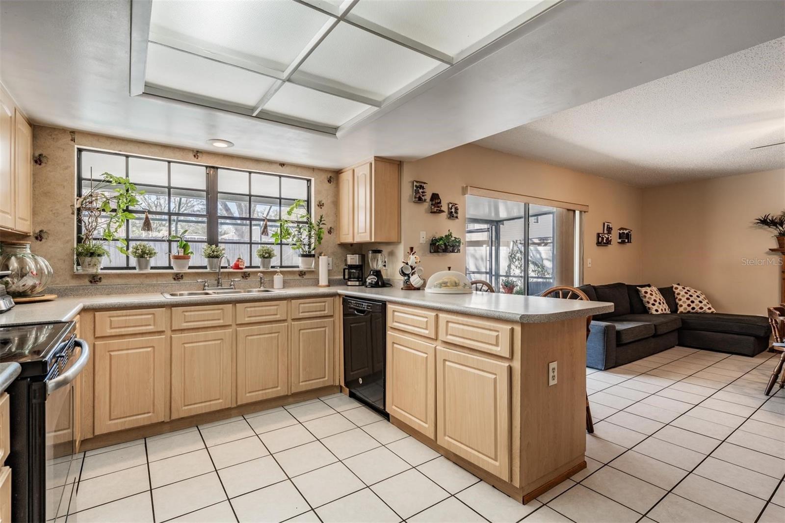 Image 14 of 44 For 12604 Rain Forest Street