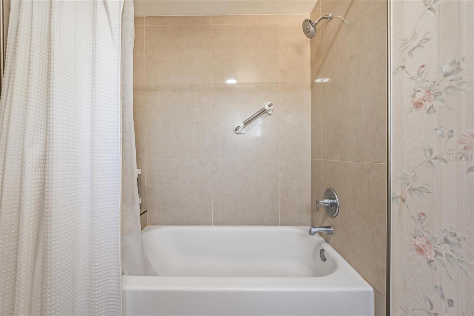 Image 28 of 44 For 12604 Rain Forest Street