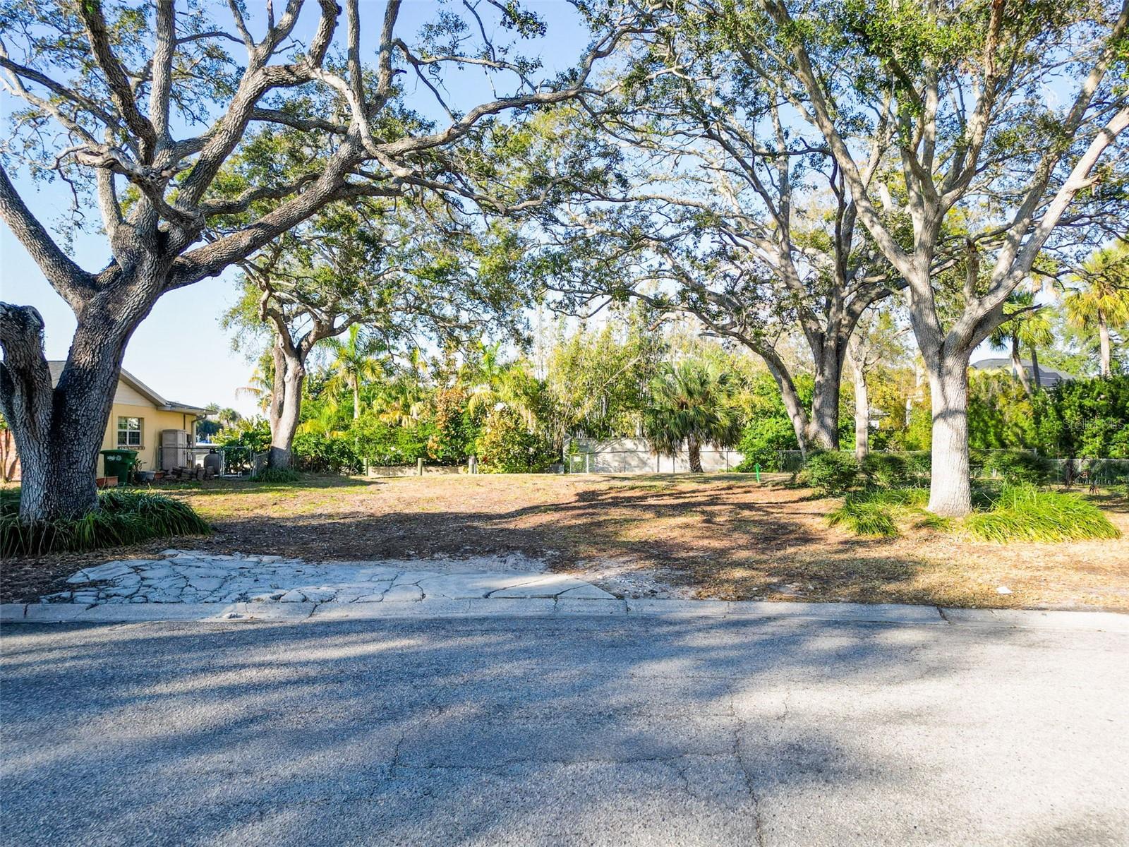 Image 27 of 41 For 4915 Melrose Avenue