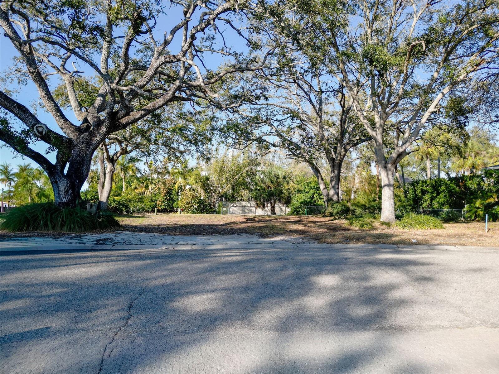 Image 3 of 41 For 4915 Melrose Avenue