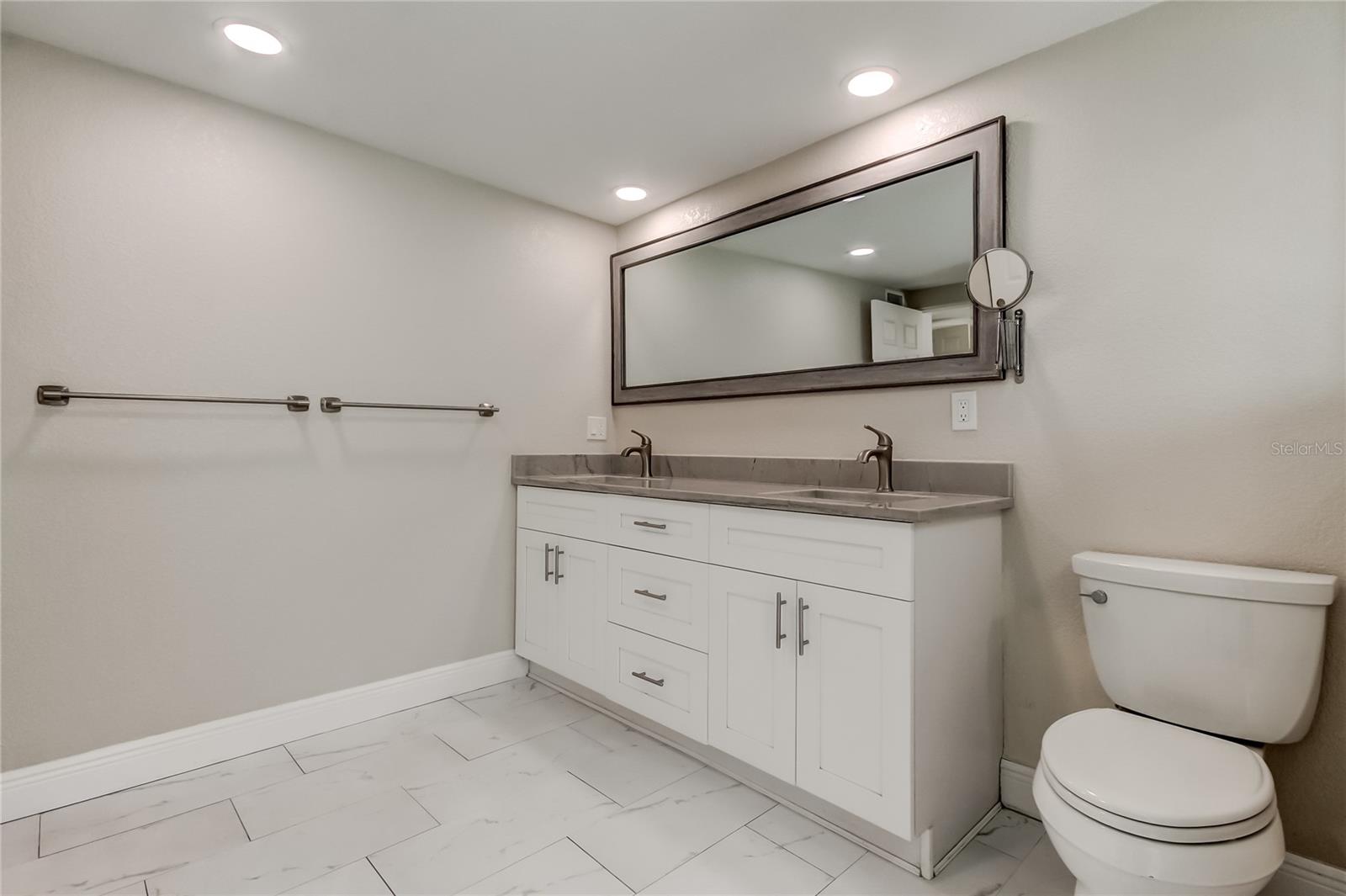 Image 20 of 44 For 1353 Mary L Road