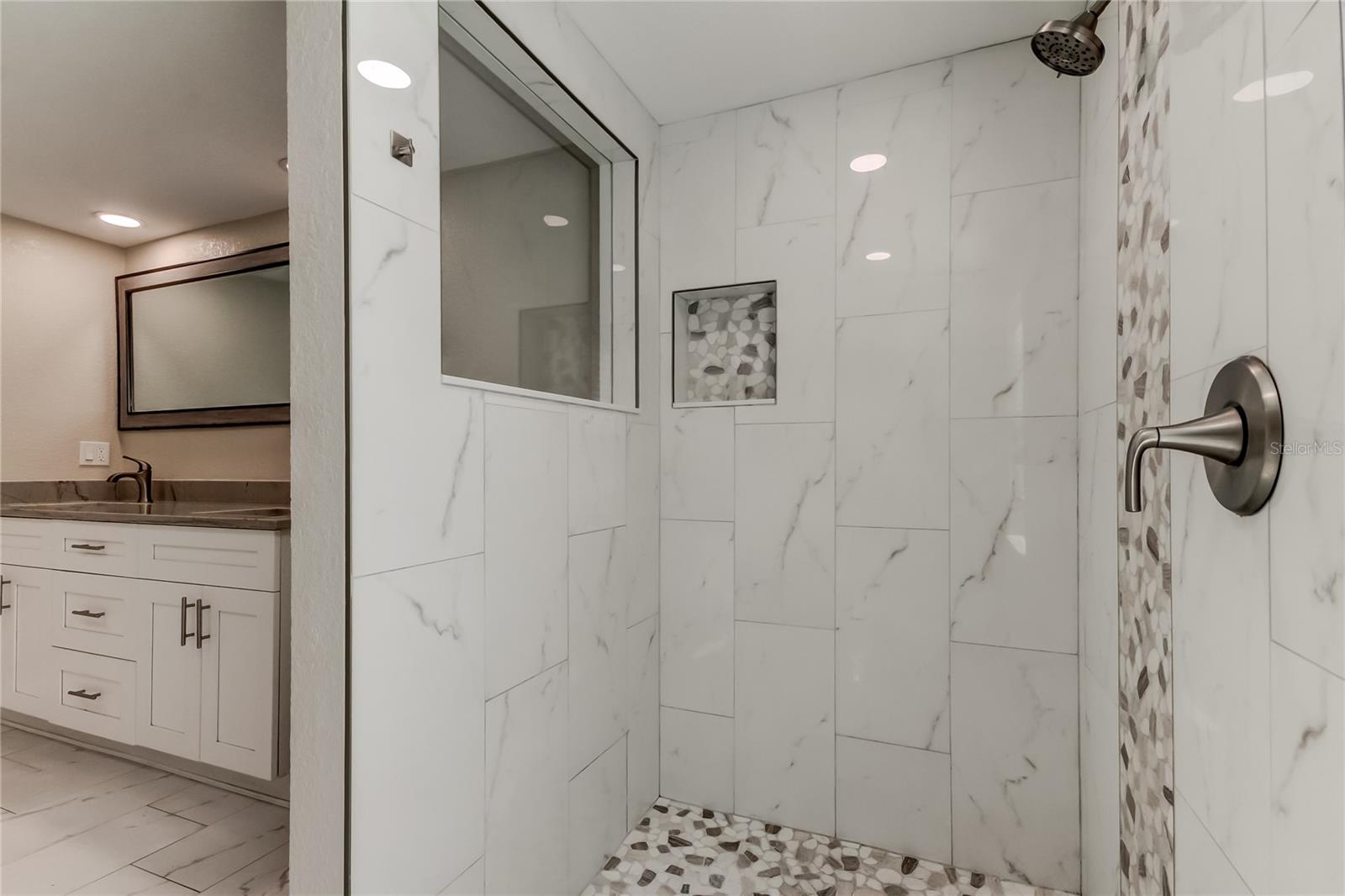 Image 21 of 44 For 1353 Mary L Road