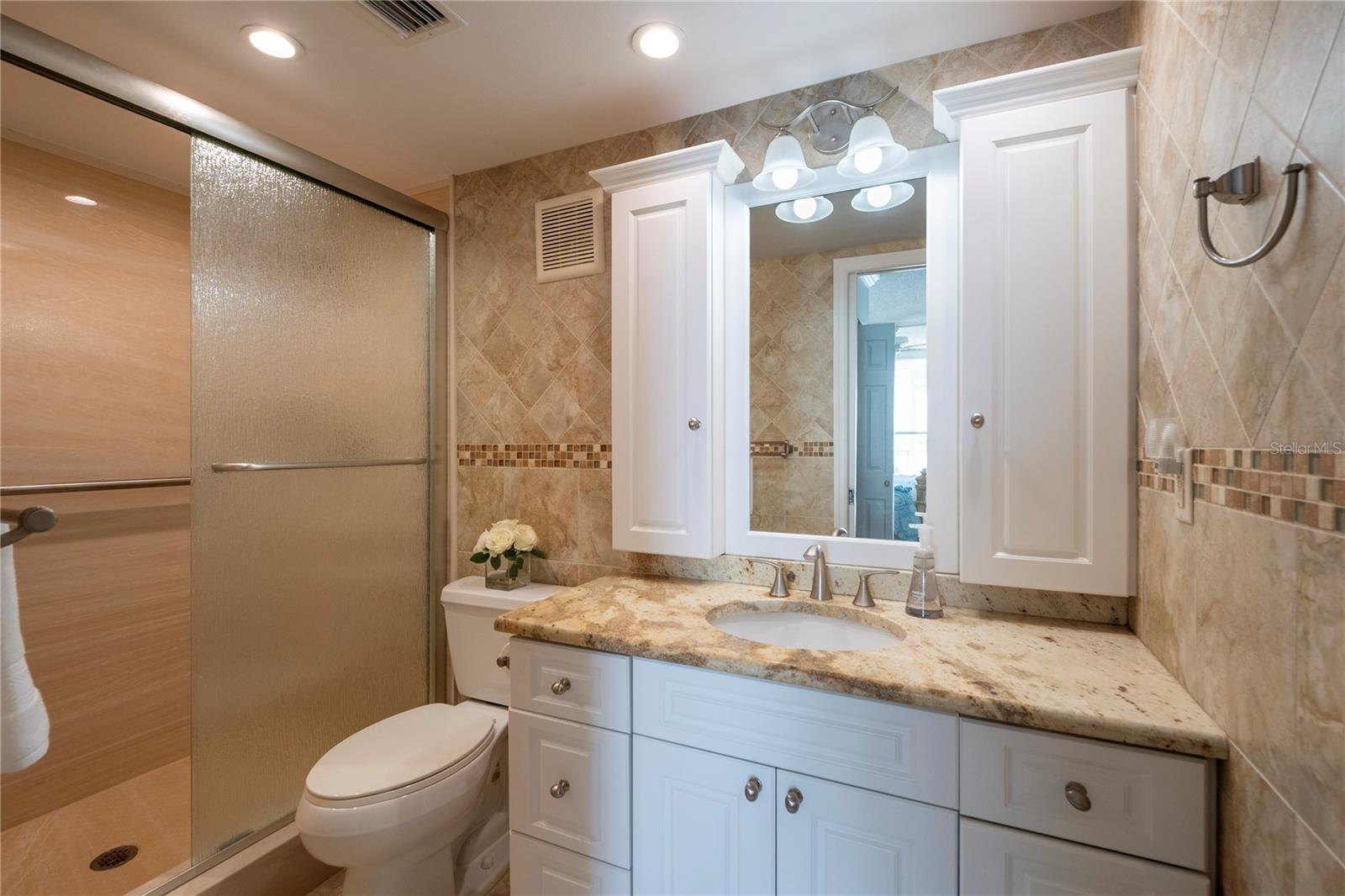 Image 18 of 59 For 6060 Shore Boulevard S 906