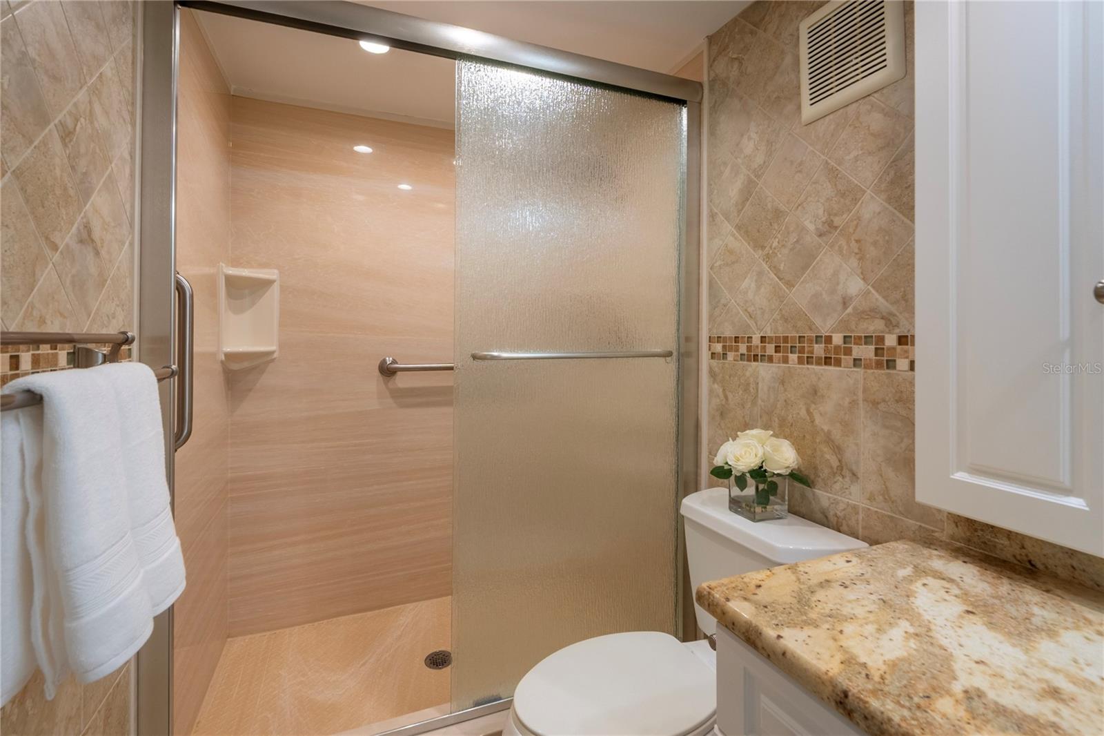 Image 19 of 59 For 6060 Shore Boulevard S 906