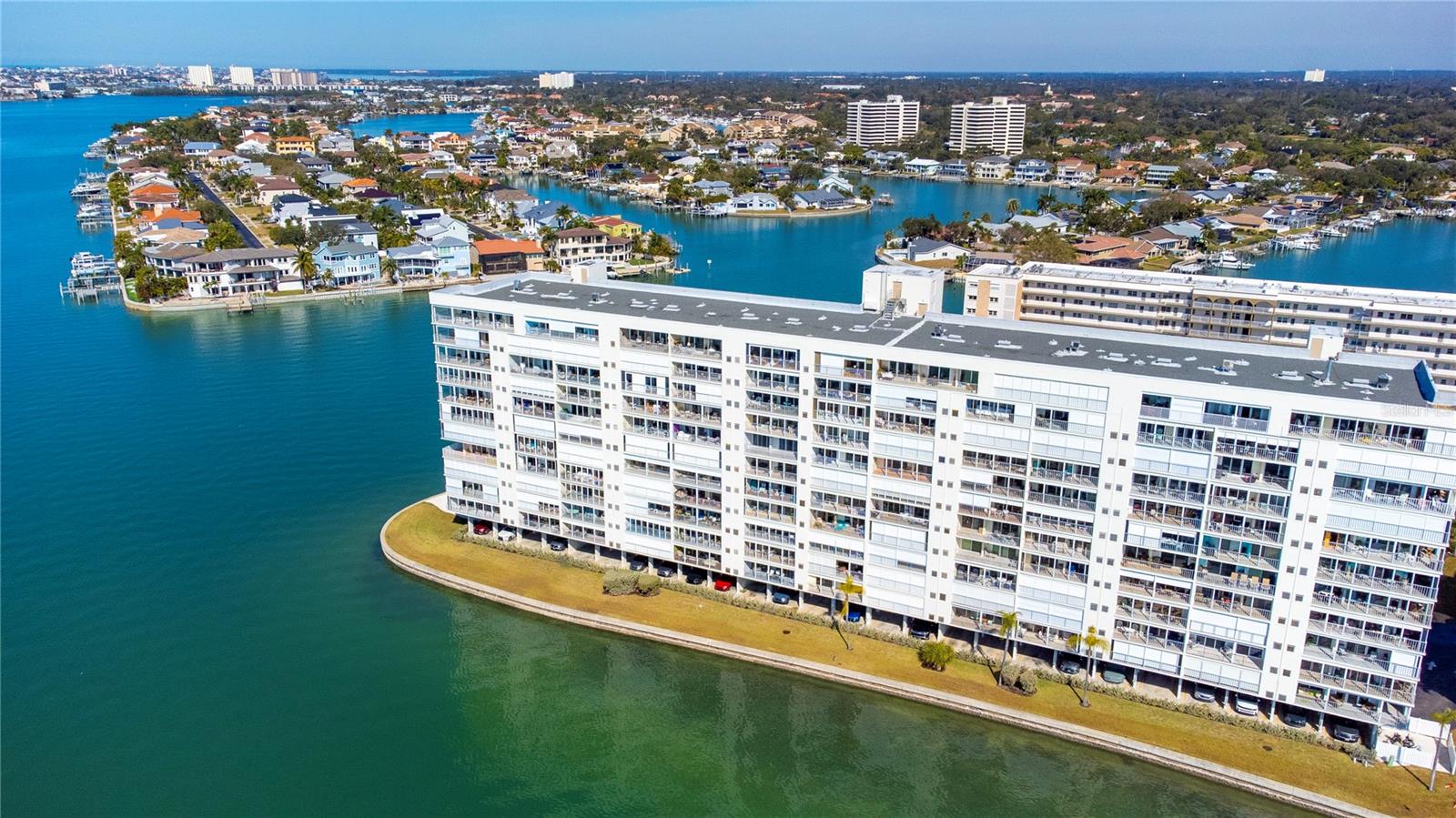 Image 2 of 59 For 6060 Shore Boulevard S 906