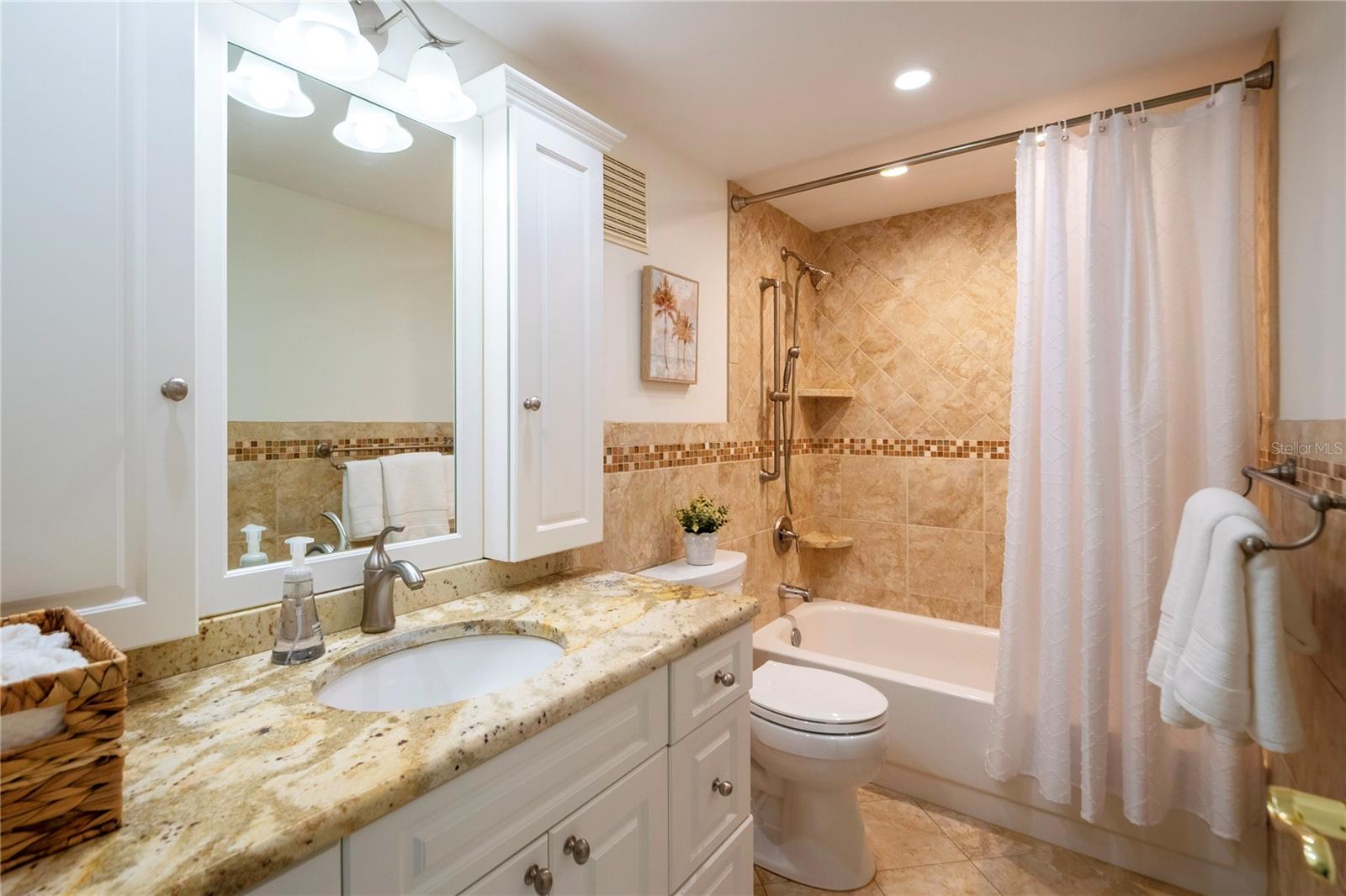 Image 23 of 59 For 6060 Shore Boulevard S 906