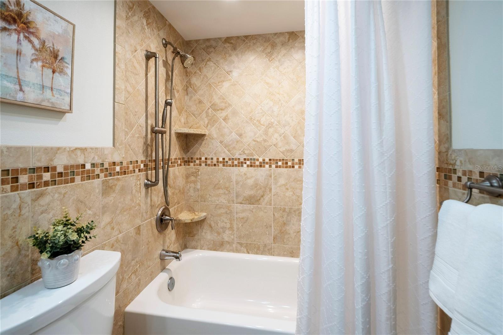 Image 24 of 59 For 6060 Shore Boulevard S 906