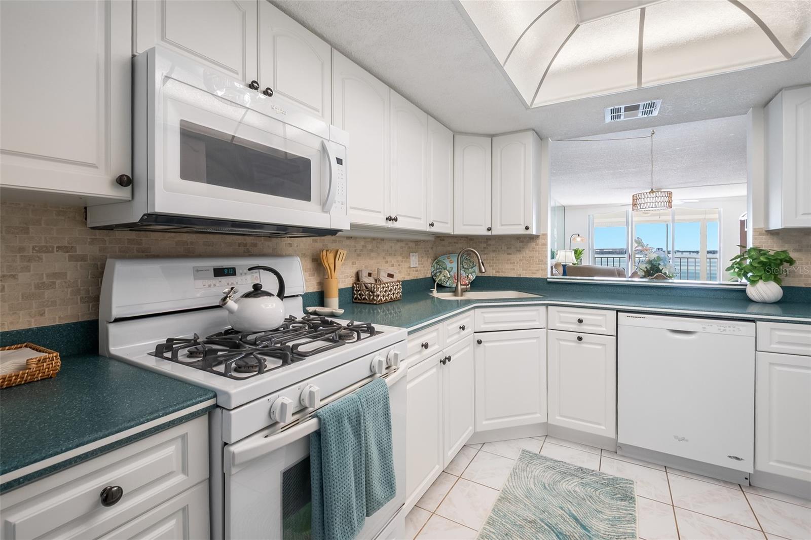 Image 26 of 59 For 6060 Shore Boulevard S 906