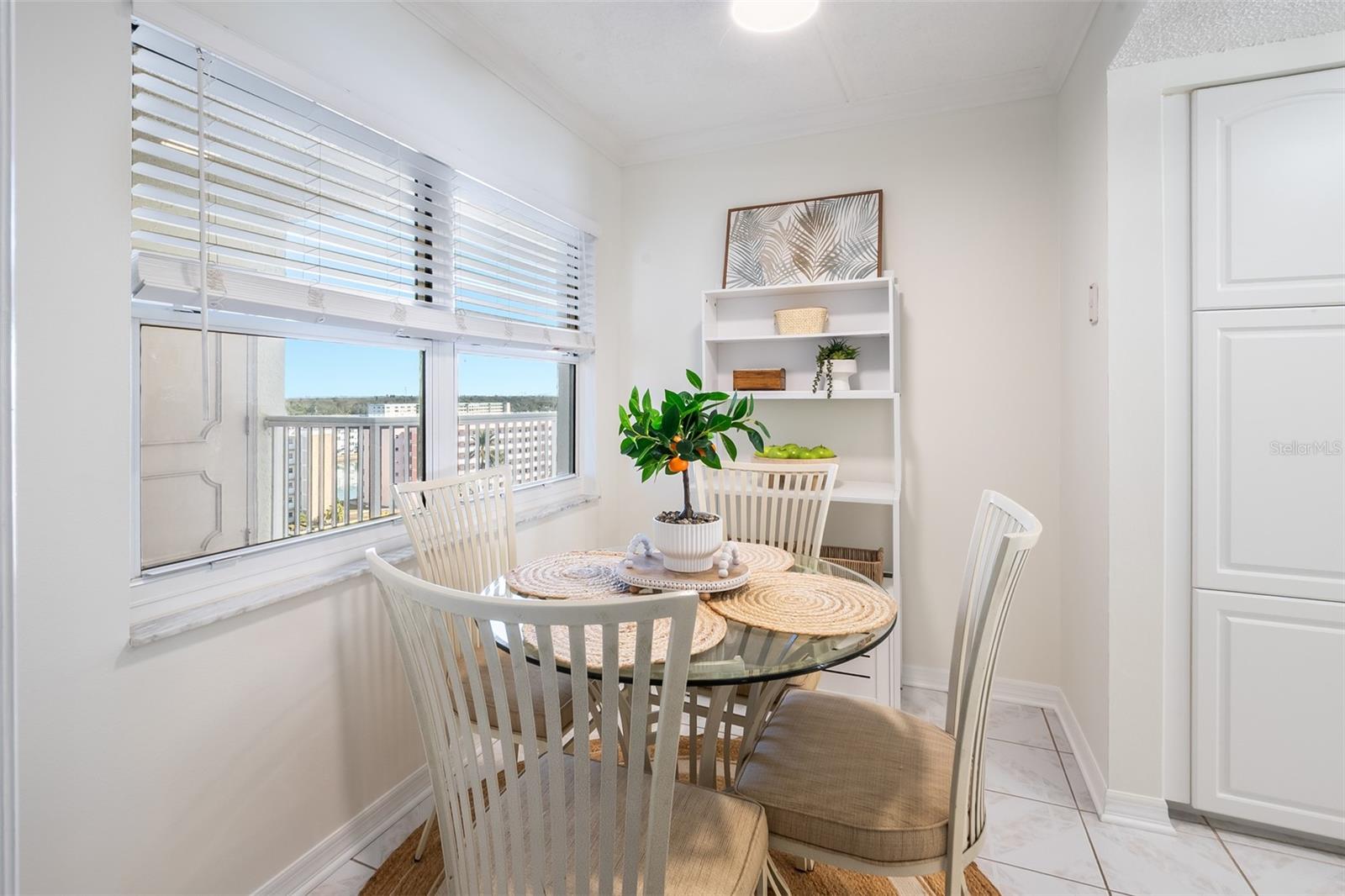 Image 29 of 59 For 6060 Shore Boulevard S 906