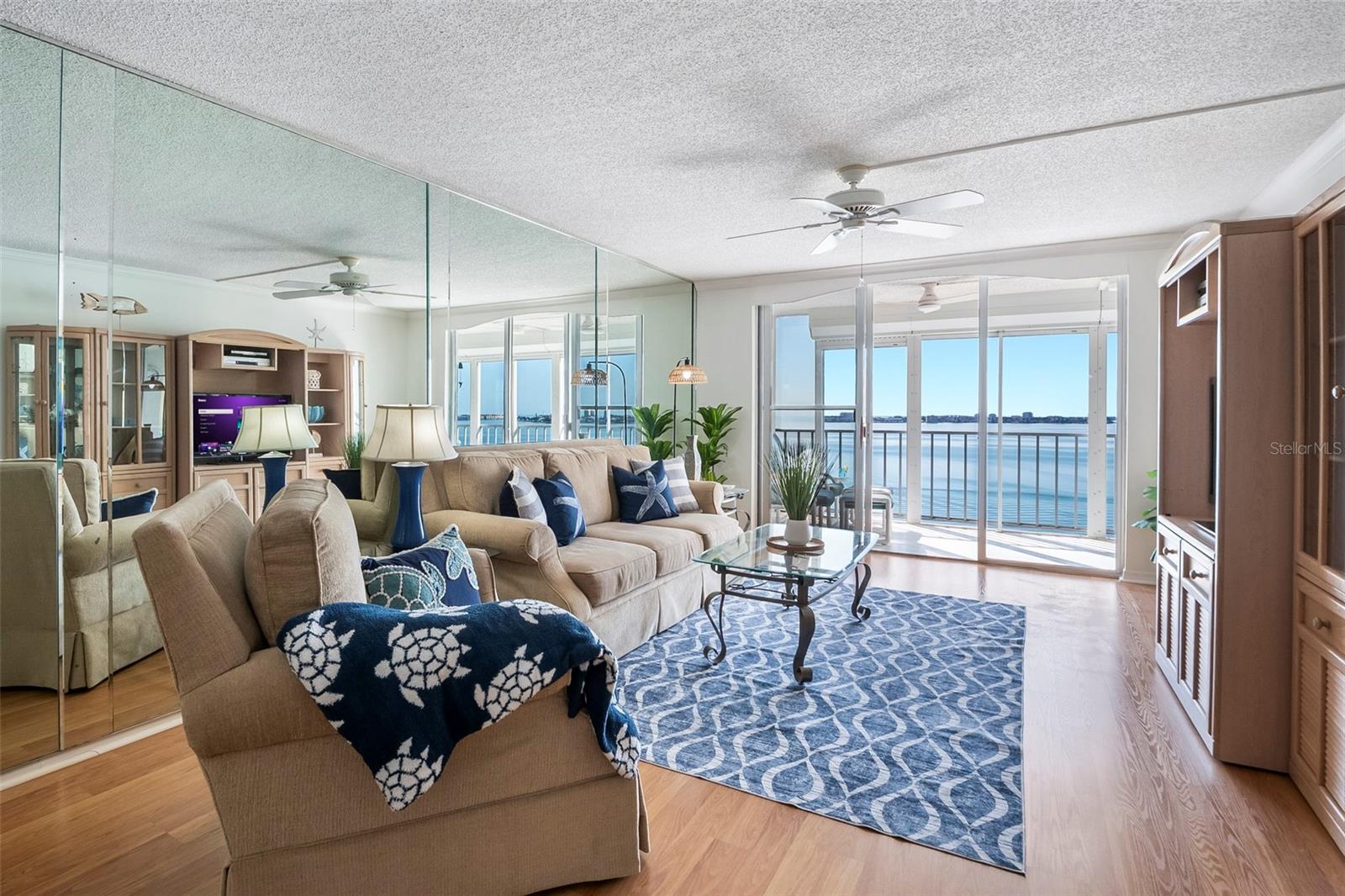 Image 5 of 59 For 6060 Shore Boulevard S 906