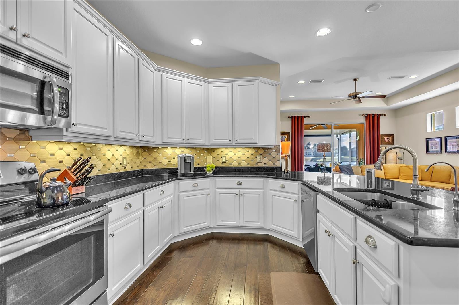 Image 10 of 36 For 633 Chipper Drive